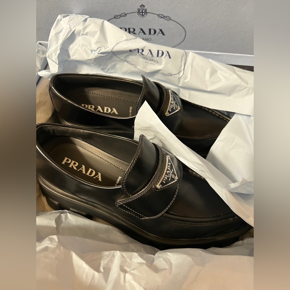 Prada Elegant Black Monolith Loafers